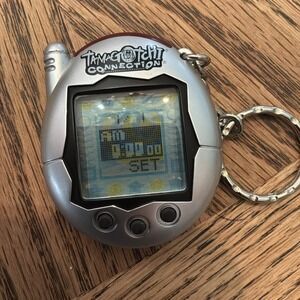 Bandai Tamagotchi Connection 2004 Silver and Black Working With Battery Versio 3